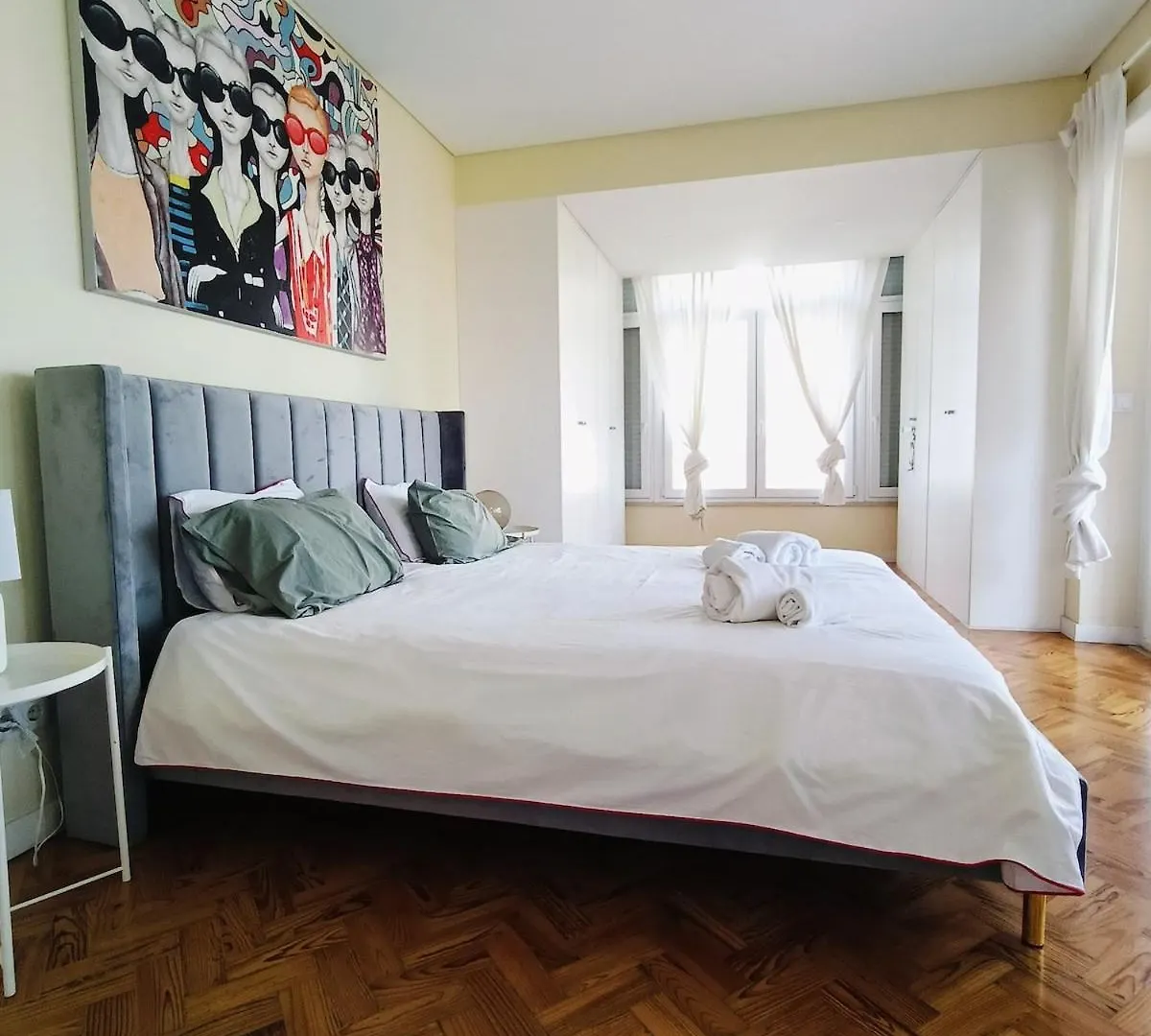 Duplex Lisbon For 8 Appartement