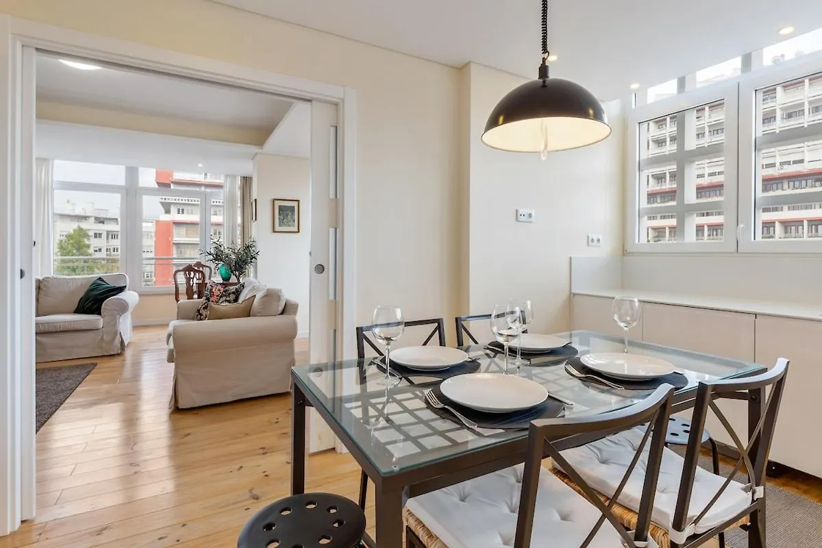 Duplex Lisbon For 8 Appartement 0*,