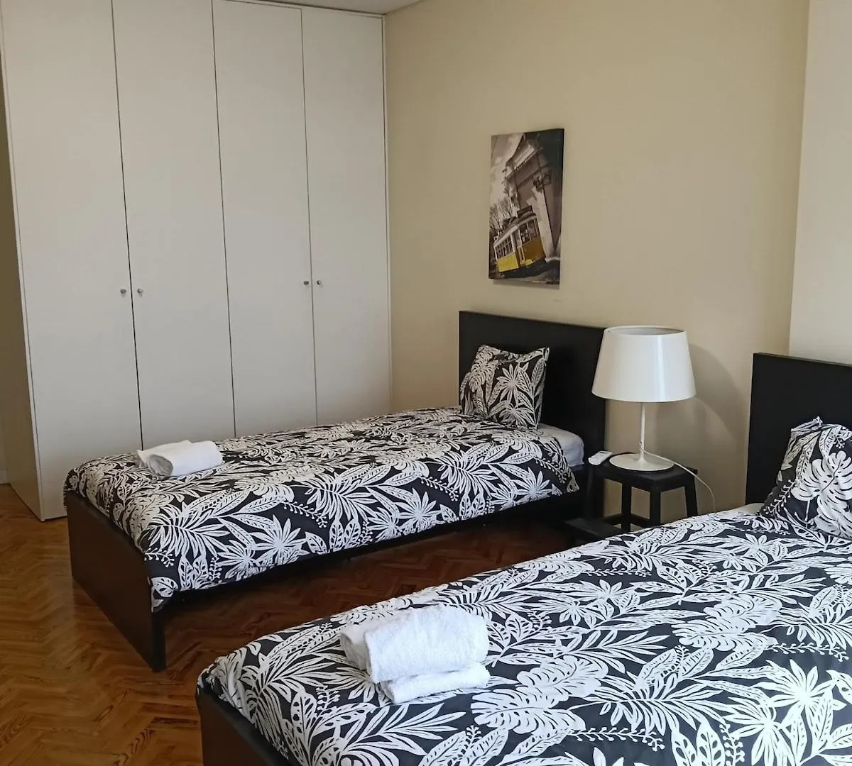 Duplex Lisbon For 8 Appartement